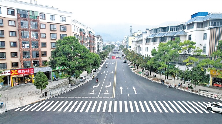宽阔大街。