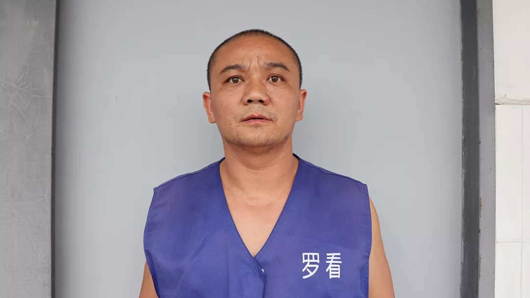 梁明辉(又名:梁辉),男,1978年生,罗平县九龙街道以德村委会螃海寨村人