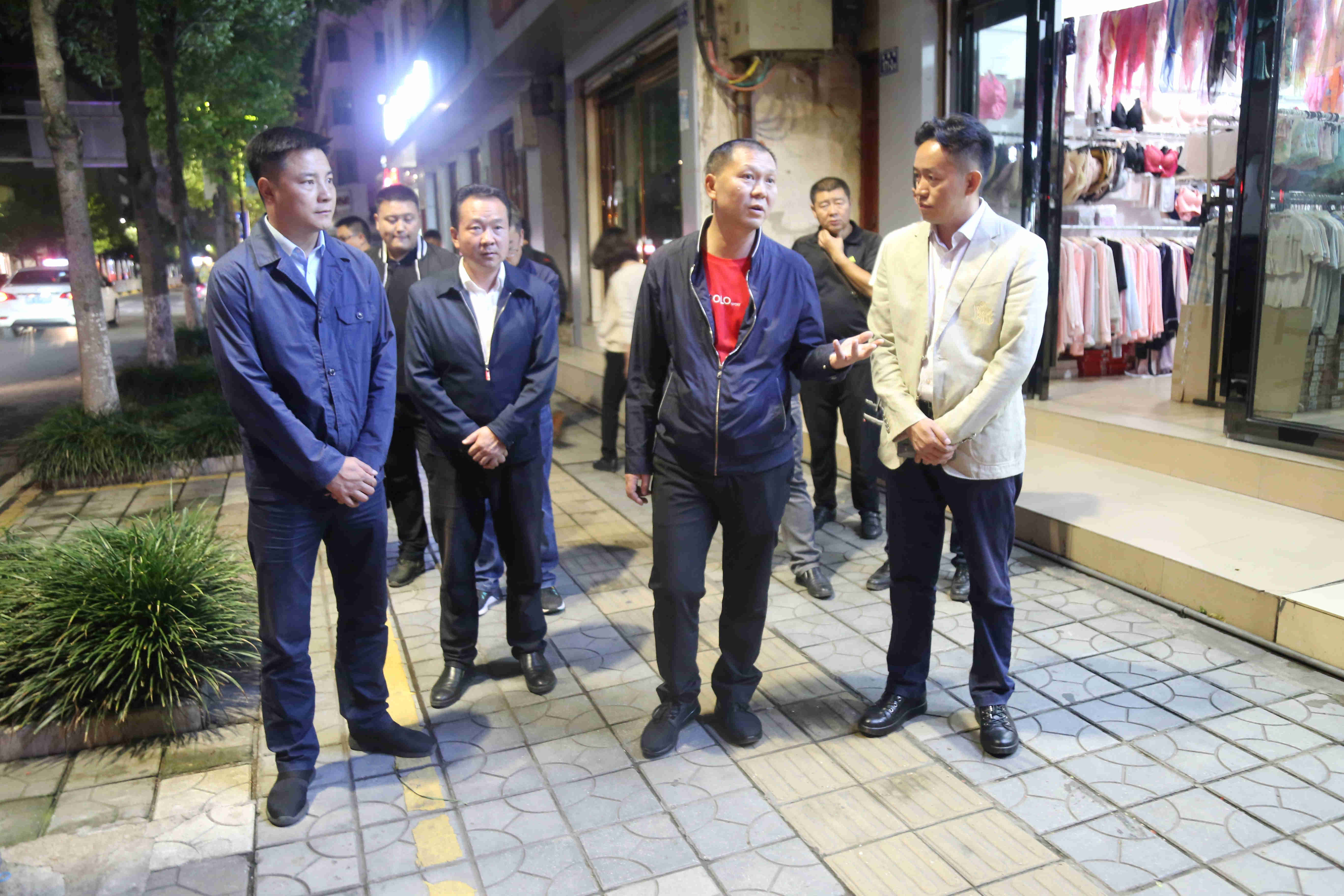 解天云到寥廓街道调研指导全国文明城市创建工作