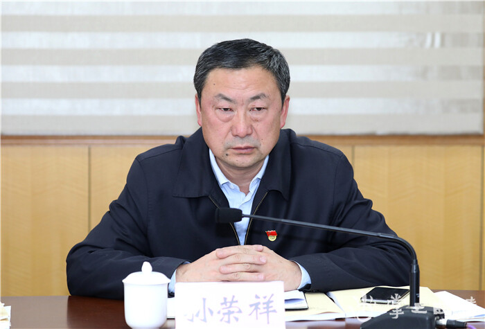 县委副书记,县长孙荣祥作对照检查,开展批评和自我批评.刘光信 摄