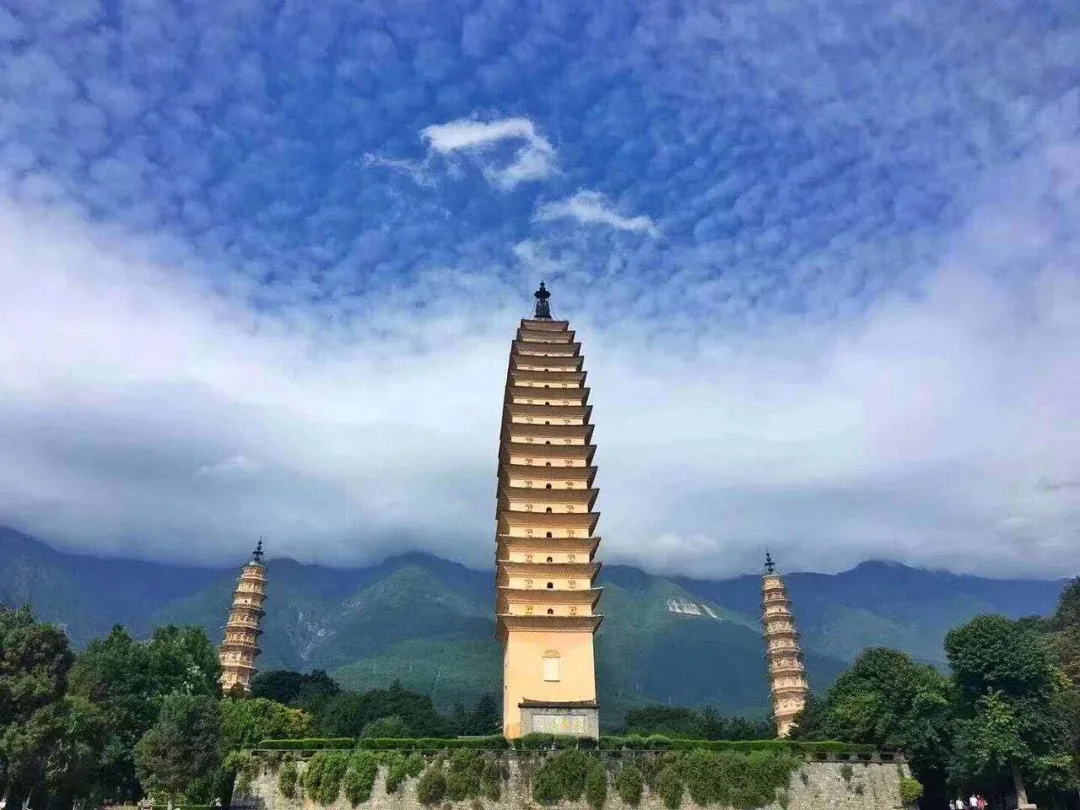 是集蒼洱風光,文物古蹟,佛教文化,休閒度假於一體的國家5a級旅遊景區