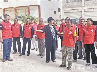 “乡贤”当志愿者，对创文进行监督。