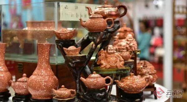 斑铜工艺品展示