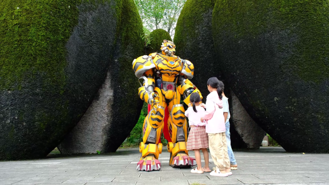 曲靖师宗：月满国庆 凤凰谷民族风情引客来[00_01_57][20251003-154438].png