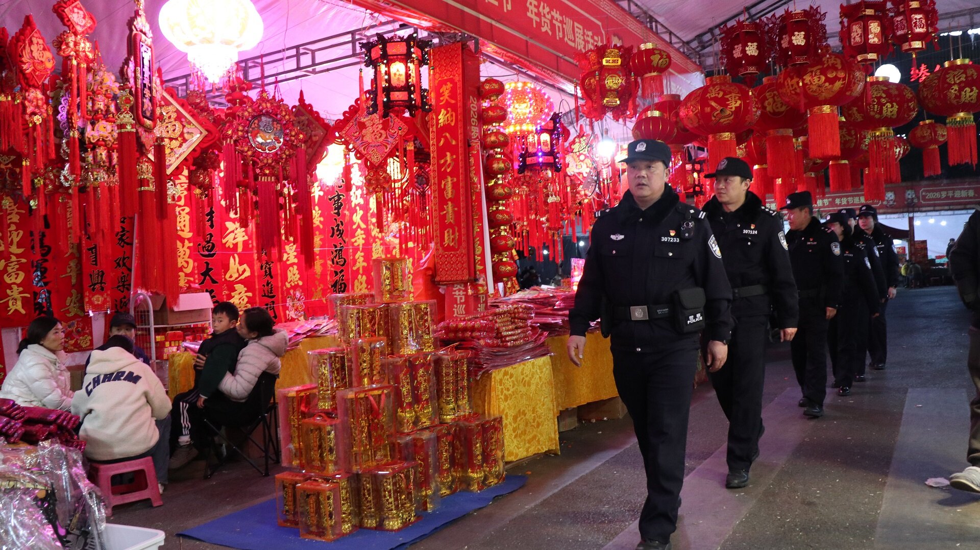 巡查护平安 。刘志洋摄