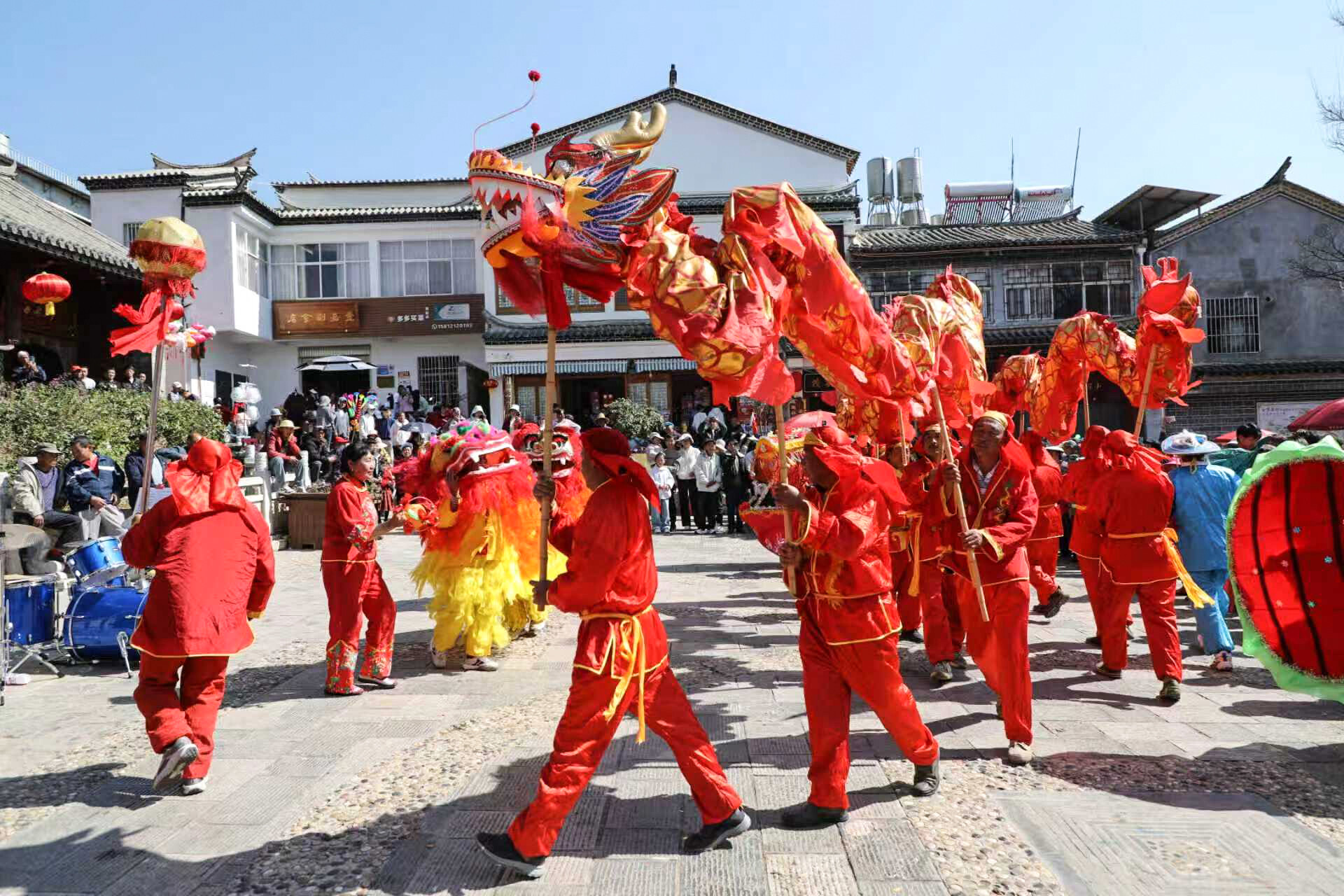 娜姑舞龙。陈耀邦/摄 娜姑舞龙。陈耀邦/摄