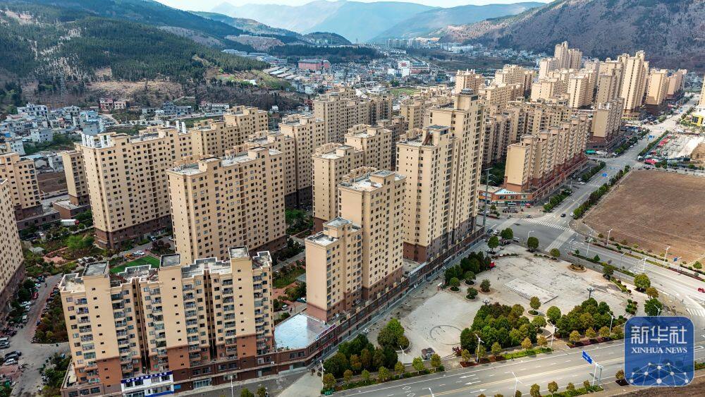 3月25日拍摄的会泽县以礼街道易地扶贫安置区（无人机照片）。